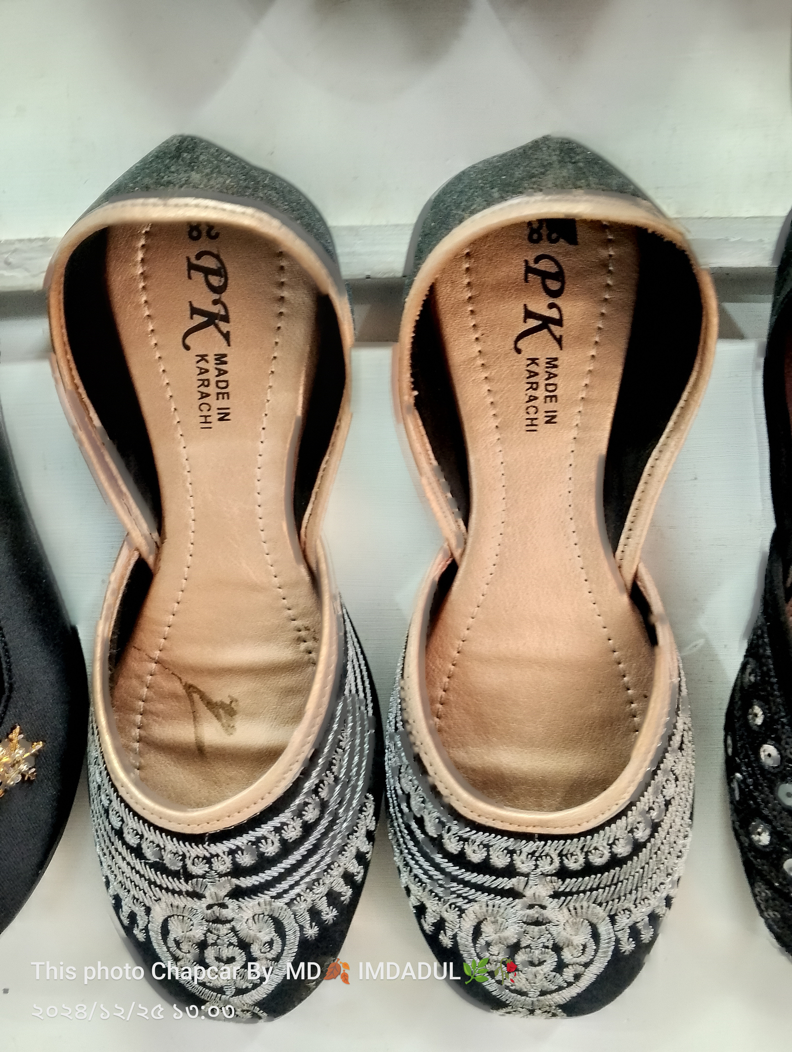 Stylish Nagra Shoes for Women