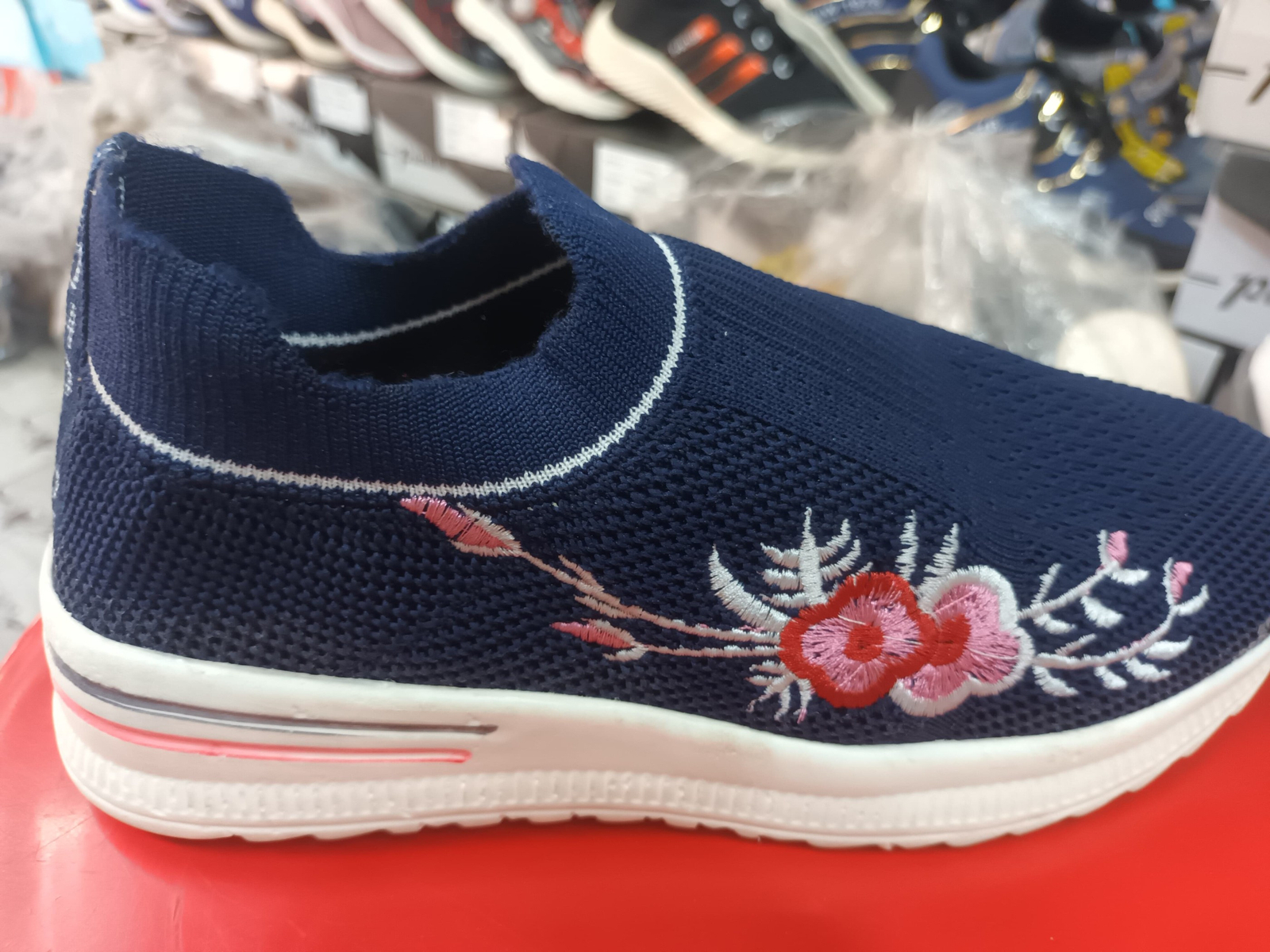 Womens new stylish walking shoes