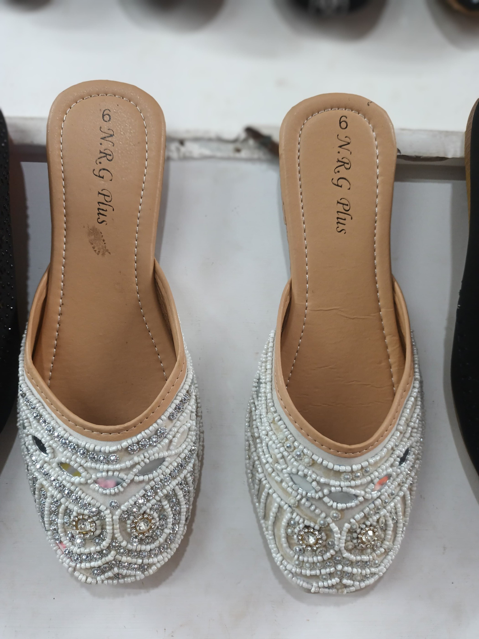 half Nagra shoes Omen's